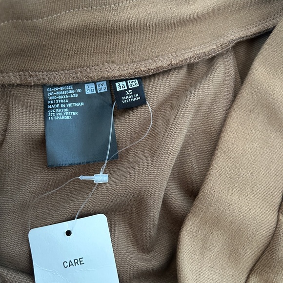 Women’s Uniqlo Brown Wide Leg Pants High-Waisted Pleated - Picture 5 of 5